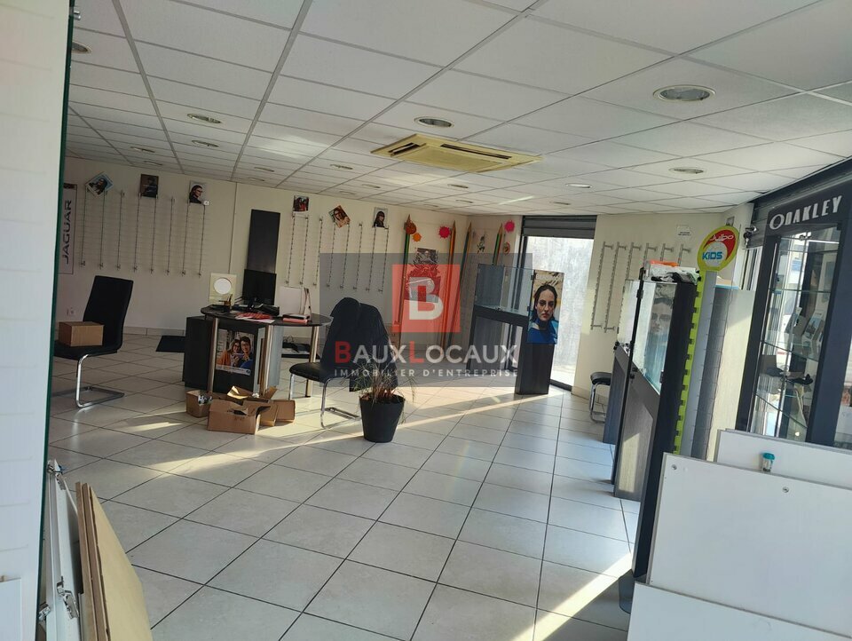 LOCAL COMMERCIAL à Louer
